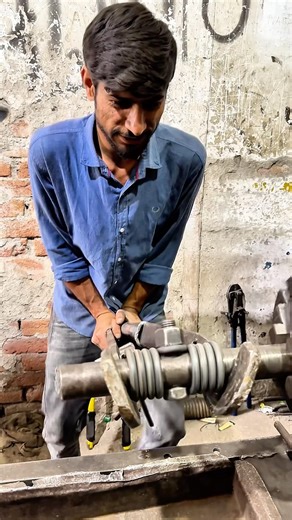 Manual Spring Making That Requires Absolute Focus 😳⚙️ #shorts