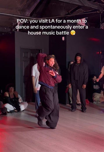 Our dancer @Smilla 🇩🇰 did something crazy yesterday and entered a house music freestyle battle! Sooo cool 😎 We are so proud of her 😍 #losangeles #dancer #dancebattle #dancelife