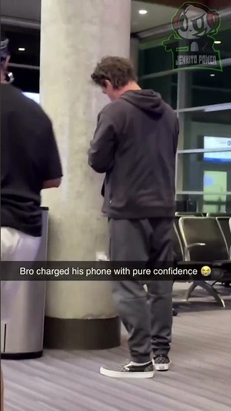 Fake Charger Prank (GOES VERY WRONG) (PARODY In Spanish) Memes In SPANISH #shorts #humor