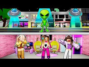 We built a bunker to hide from the aliens in Brookhaven Roblox