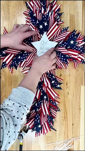 How to Make an Easy Dollar Tree Ribbon Wreath #craftingideas #craftingcommunity #craftingfun