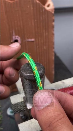 You’ve always been cutting rope the wrong way.Technique makes #RopeTrick #WorkshopHack #CleanCut