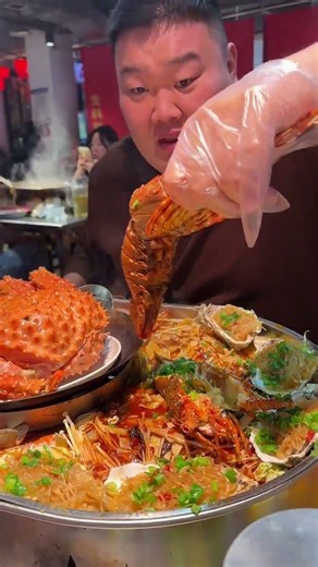 China vs USA Luxury Hotel 🏨 | Khana & Sleep Service Comparison | Amazing Food & Service#viralvideo