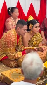 BEAUTIFUL CAMBODIAN(KHMER ) BRIDE DOLL AND GROOM REPRESENTED “KNOT CEREMONY “ AND WORN TRADITIONAL WEDDING CERAMONY OF KINGDOM OF CAMBODIA 🇰🇭(ពិធីផ្ទឹម ឬកួចចងដៃដល់គូរស្វាមីភរិយា) In Khmer wedding, it has a lot of ceremonies held in chronological orders. They show the historical roots related to the Buddha’s period which existed ages ago. According to a book “Khmer Wedding Rules” of Oknha Nov, it puts that in ancient Khmer wedding laws, people perform a song describing God Vesandor Borom Pothis