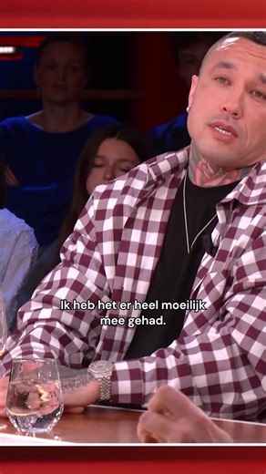 Toen Roberto Martínez bondscoach werd van de Rode Duivels, mocht Radja Nainggolan niet meer meespelen. De reden, volgens Radja: bullsh*t. #DeTafelVanGert: maandag tot donderdag op Play.