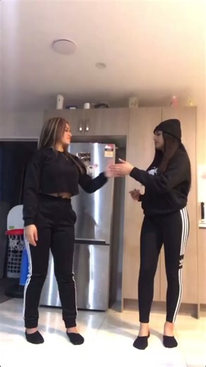 We still need to learn this dance 😂 #fyp #foryoupage #dance #sisters