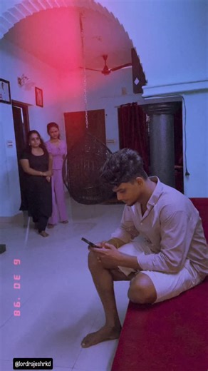 Rkd Rajesh Kumar | #🎂要怎麼不經意的讓另一一半看到這篇文👀 儀式感滿滿🈵🔜蛋糕小熊蠟燭旋轉褸盒🕯️ 嘿~閉上眼睛～許個願吧✨ 希望你的願望會實現 （偷偷按下機關）有我幫你準備的小驚喜唷 ⚠️ 商品是蛋糕小熊機關盒 沒有附戒指💍禮物要自己準備唷 流行周邊好物推薦搜尋 ✨ 玩具公仔搜尋🔍... | Instagram