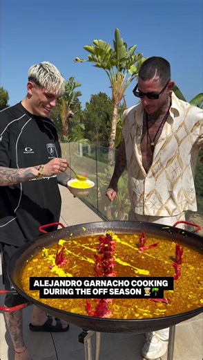 Alejandro Garnacho's Cooking Skills on Holiday
