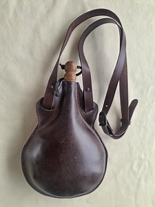 Viking, Medieval LARP Fantasy Handmade Leather 1.1 L Watter-bottle, HAND Sewn, Waterskin, Canteen, Flask - Etsy