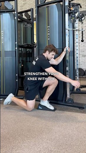 Strengthen Your Knees With The Heel Elevated Skater Squat