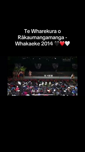 Te Wharekura o Rākaumangamanga Maori Song Performance