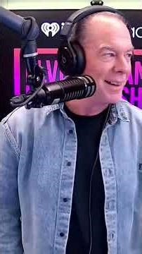 Tourists TRAPPED in Mexico Hotels During Cartel Violence - Can't Leave!