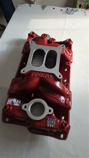 I GUESS WE GOING TO EDELBROCK SBC AIR GAP FOR CHRISTMAS DINNER