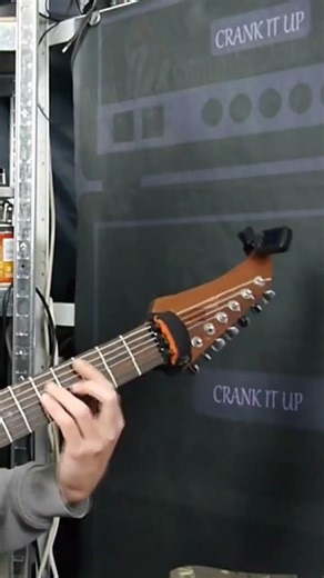 CRANK IT UP #18 ZOOM 505 II (#shorts #zoom505 #frets #guitaristofyoutube )