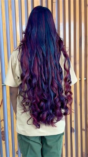 Cherry red highlights that steal the spotlight 🍒Bold, vibrant, and made to turn heads every single