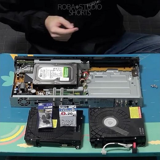 Replacing the HDD and disk drive of a Blu-ray recorder #Shorts