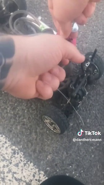 nitro can be a pain but after a warm up and a tune they can be so much fun. #nitro #nitrorc #nitrogang #rccars #fyp