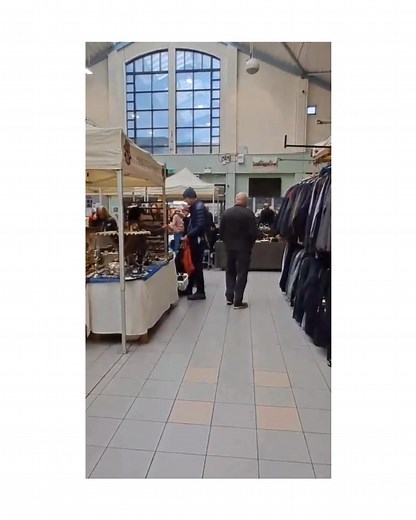 🕰 Quick!!!! It's 'what can you find' Wednesday here at Harborough Market. Open until 4pm, come and find a treasure or two 💍 #harboroughdc #CommunitySupport #leicestermercury #harboroughmail #bbcleicester #southleicestershire #communityspirit #marketharborough #shoplocal #marketsmatter #HFM #supportlocal | Harborough Market