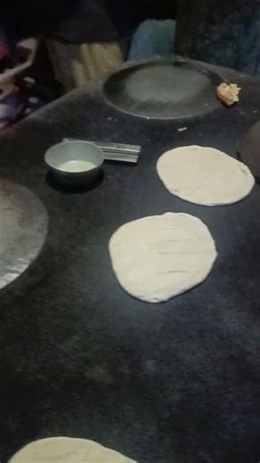 Make Roti Wider Without Tearing | How to Roll Big Roti Easily