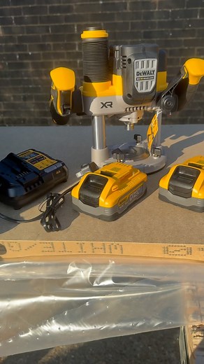 Pin Point Carpentry & Construction LTD on Instagram: "1/2 inch router unboxing Here is a video of the new 1/2 inch router and everything you will find in the box from @dewalttoolsuk The router is my favourite tool as a carpenter by far. Once you know how to use a router properly the things you can achieve is limitless #carpentry #howto #fyp #carpenter #diy #building #construction #homediy #dewaltpartner #fyp"