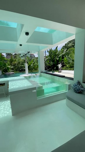 Luxurious Villa Overlooking Balinese Ricefields | Casa Infinito