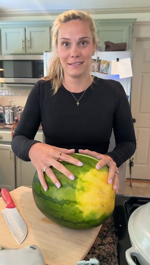Pineapple or Grapefruit? Unidentified Fruit Confusion