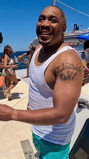 Pause! But the tacos were good! I love Cabo San Lucas Mexico! Party boat #travel #mexico #cabo