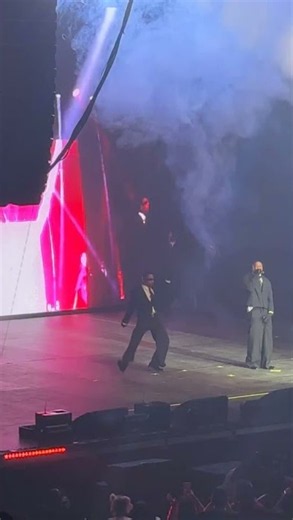 YG performs “HOLLYWOOD” Live in Everett on The Gentlemen’s Club Tour