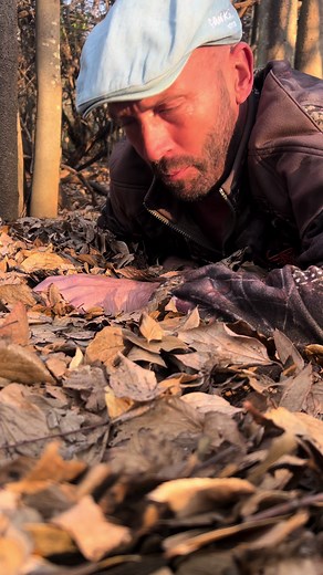 #huntingseason #jagseisoen #tips #tricks #camo #blendin #mud #snake #spade #welcometothebush #fanks #wildebees @Wildebees