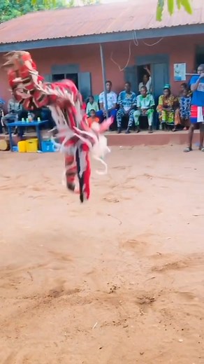 586K views · 20 reactions | IGBABONELIMWIN: Originated from the social and religious people of Esan land, Igbabonelimwin is an entertaining exciting dance which involves leg overs, twisting, exciting flips and somersaults to the rhythm of the beat and admiration of the crowd. Esan Oyeee! #edopride #edopeople #edoculture | Edo Pride | Facebook