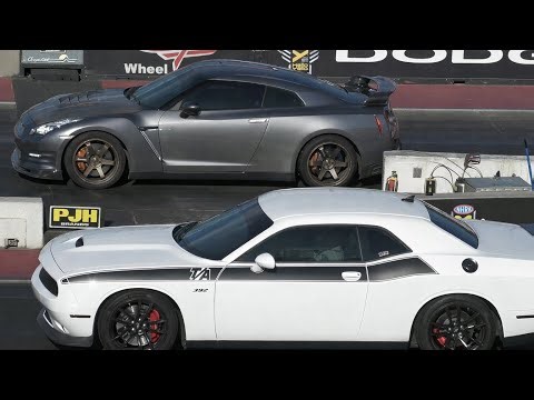 Dodge Challenger vs Nissan GT-R