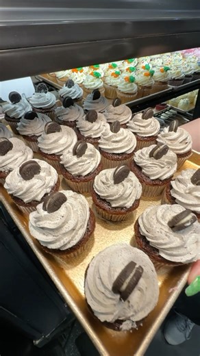Freed's Bakery | Today is the last day to get the BOGO Free cupcake! *limit 12. Valid in-Store only. 🌟 9815 S Eastern Ave (Freed’s Bakery) 🌟 10870 W... | Instagram