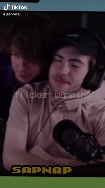 Karl x Sapnap: A Heartwarming Moment