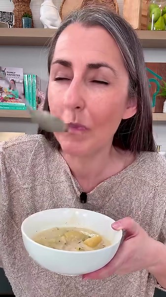 Creamy potato soup #soup #dinner #recipe #cooking #thestayathomechef