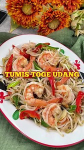 TUMIS TOGE UDANG🦐 Jujur siapa yang suka bikin tumis toge hasilnya layu dan dekil?? 🔽RESEP🔽 TUMIS TOGE UDANG Bahan: ¼ kg toge 10 pcs udang 1 sdm ebi kering 7 bawang putih 7 bawang merah 2 buah rawit 1 buah cabe merah besar 1 buh cabe hijau besar 1 batang daun bawang 1 sdt kaldu ayam bubuk 1 sdt mecin ½ sdt lada 1 sdt gula 1 sdm saus tiram