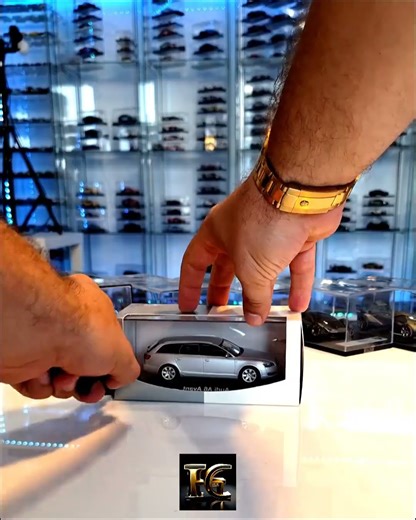 2005 Audi A6 Avant - Minichamps 1/43