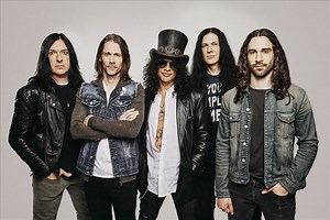 Aug 28, 2014: Slash (Feat. Myles Kennedy & the Conspirators) / Aerosmith at Philips Arena Atlanta, Georgia, United States | Concert Archives