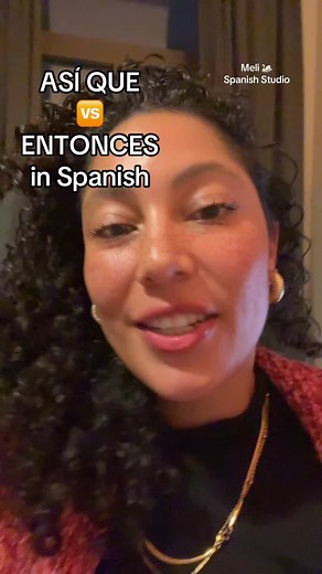 Así que vs entonces in Spanish?! #spanishstudiocr #learningspanish #spanish #spanishtiktok #español #hispanic #spanishteacher #spanishclass #aprendiendoespañol #polyglot #lernontiktok #curlyhair #language #teachersoftiktok #longervideos #spanishtutor #latina