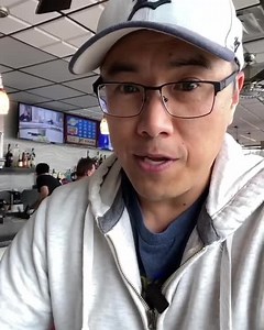 This diner in Oak Park, Michigan has chicken tender bites and fries in a unique savory sauce. 😍 Eddie’s Gourmet 25920 Greenfield Rd Oak Park, Michigan | Chow Down Detroit