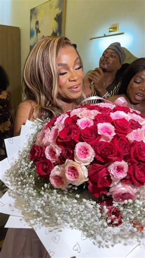 Ifeoluwa Babalola on Instagram: "@its.priscy ‘s family and friends threw her the cutest bridal shower, her reaction? PRICELESS 🤍✨ Bride: @its.priscy Groom: @juma_jux Videographer & Photographer: @snappcode_weddings #jp2025 #bridalshower #surprisebridalshower #juma"