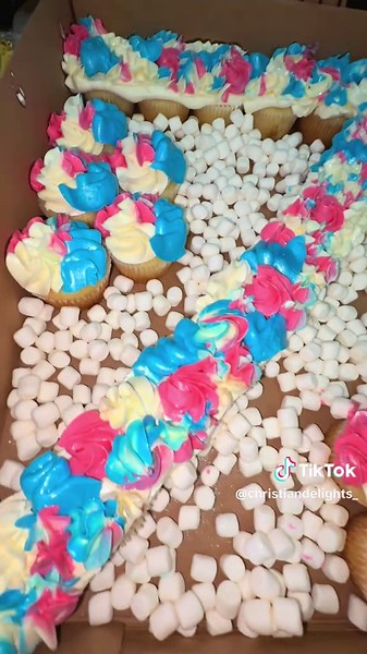 Seven never looked so cute! 💕💙 Stitch & Angel bringing the sweetness!