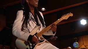 Daft Punk Pharrell Williams ft Stevie Wonder - Get Lucky (The Grammys 2014) Remastered in HD «Get Lucky» es una canción realizada por el dúo de disc jockeys franceses Daft Punk. Fue lanzado mundialmente el 19 de abril de 2013 como el primer sencillo del cuarto álbum de estudio del dúo, Random Access Memories. En cuanto a la composición lírica, Pharrell declaró que la canción "no se trataba solo de una conquista sexual, sino también tener la suerte de encontrar la química potencial con alguien". 