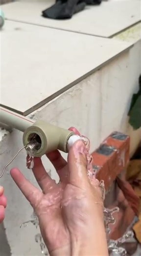 the installation stage of a flowing water stopper using special tools