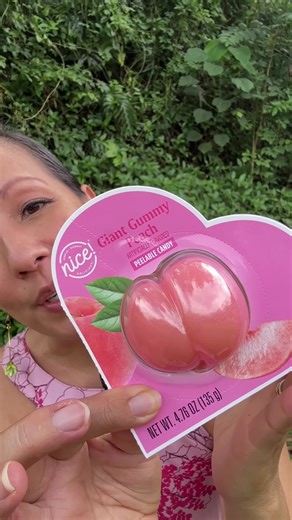 Giant gummy Peelerz peach taste test! #gummy #peach #candy 🍑🍑 pealable candy!