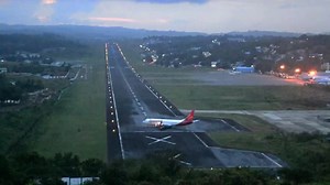 Runway dreams taking flight! ✈️❤️ Video Credits: Vivek Sinku #flyspicejet #spicejet #travel #travellove #travelwithus #airplane #flights #aviation #addspicetoyourtravel | FlySpiceJet
