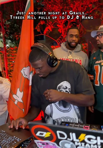 Just another night at Grails… Tyreek Hill pulls up.