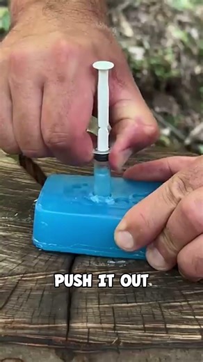 Most people don’t know this #bushcraft #outdoorskills #survivalhacks #lifeskills