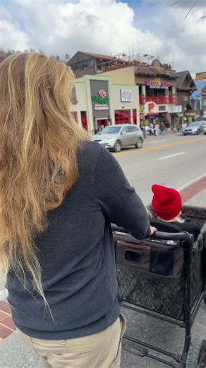 Exploring Downtown Gatlinburg, TN: A Winter Stroll