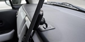 Peak Designのカーマウント、マグネット式の中でも群を抜いて使いやすい