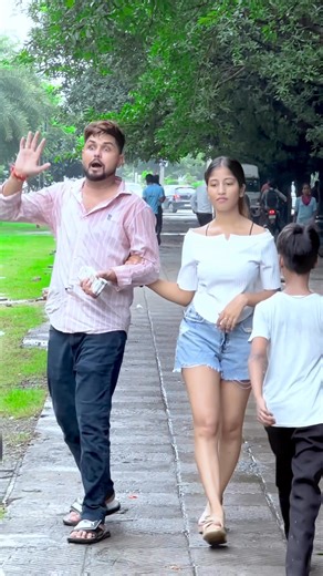 Madam Magic dikhau 😂😂 || Ankur Jatuskaran || Paise Ki Power || #Pranks #Power #NewReels | Ankur jatuskaran